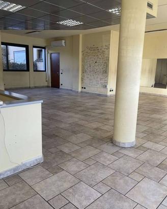 Immobile di 173 m² con 2 locali a Merate