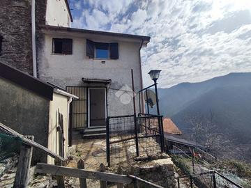 CASA SEMINDIPENDENTE A VALBREVENNA