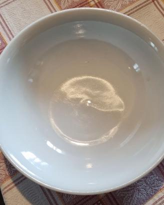 piatti fondi in ceramica bianca