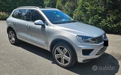 VOLKSWAGEN Touareg - 2017