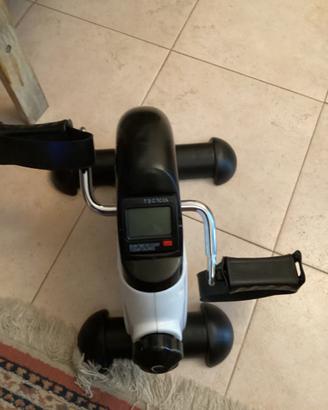 Mini cyclette portatile