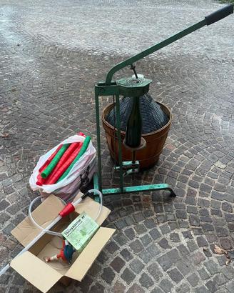 Attrezzatura completa per imbottigliamento vino