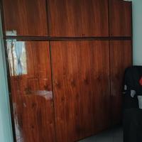 Armadio a 4 ante in legno lucido