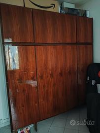 Armadio a 4 ante in legno lucido