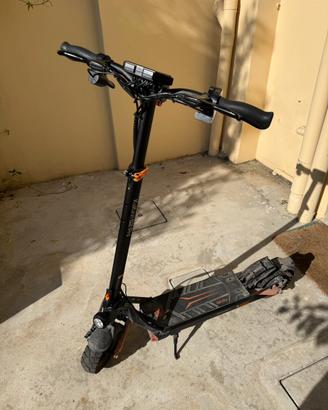 Monopattino Elettrico Kukurin