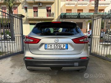 nissan qashqai connecta