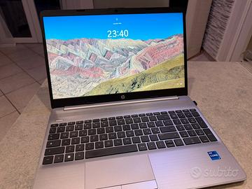 HP 250 G8 15.6" | Intel i7 | 8 GB RAM | SSD 512 GB