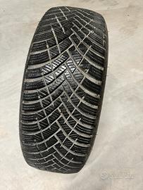 4 pneumatici invernali marca Hankook 205/55x17