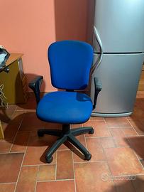 sedia da scrivania con braccioli