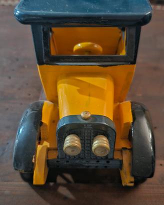 Ertl 1931 Hawkeye Motor Truck