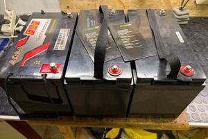 Batteria AGM 12V 100A (3 batterie)