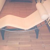 Lotto design Poltrona e tavolino 