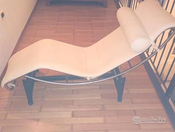 Lotto design Poltrona e tavolino 