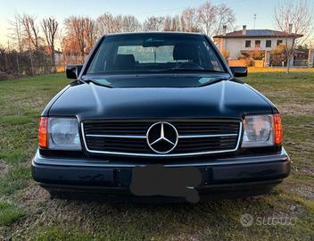 Mercedes Benz 200E