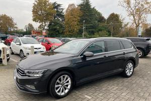 VOLKSWAGEN Passat Variant 2.0 TDI SCR EVO DSG Bu