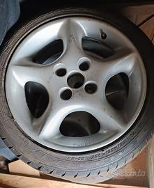 Goodyear F1 con cerchi