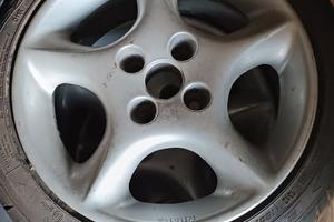 Goodyear F1 con cerchi