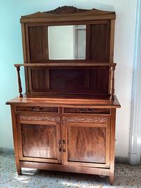 Credenza con piattaia