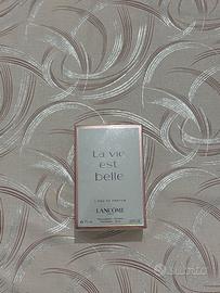 Profumo la vie est belle femminile