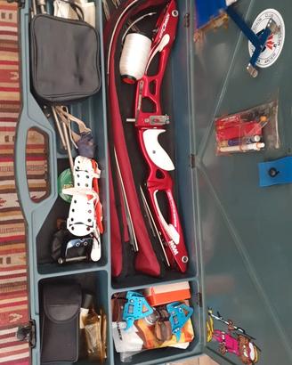 Arco tiro con attrezzatura varia