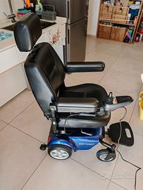 Sedia a rotelle elettrica "Rascal p 320 compact" 