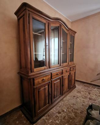 Credenza in vero legno noce molto robusto