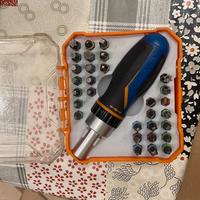 Chiave  e cacciavite a cricchetto