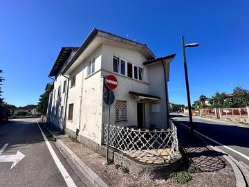 CASA AFFIANCATA IN CENTRO PAESE SENZA SPESE CON...