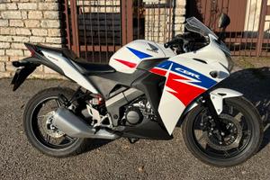 Honda CBR 125R - 2.976 KM
