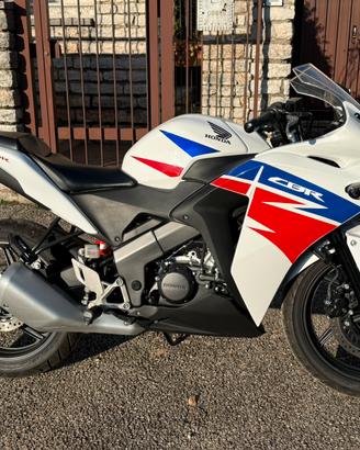 Honda CBR 125R - 2.976 KM