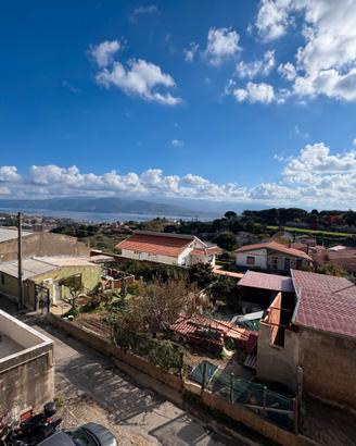 Faro Sup - Trilocale ben disimpegnato, panoramico