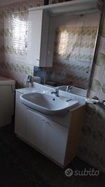 Mobile bagno con lavabo 