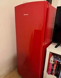 frigorifero rosso HISENSE,  acquistato nel 2023