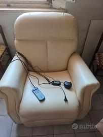 POLTRONA MASSAGGI TELECOMANDO