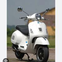 vespa 300 gts 