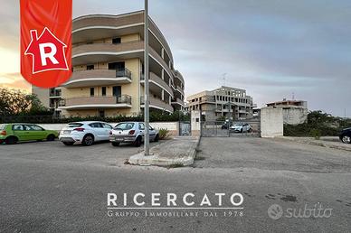 Box auto in Via Nino della Notte, Lecce