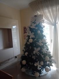 albero di natale e addobbi