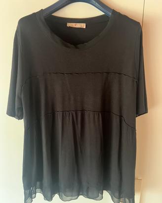 T-shirt curvi nera over alberto cacciari