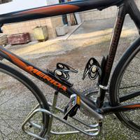 Bici da corsa merida in carbonio