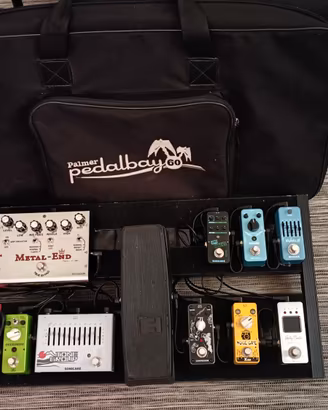 Pedaliera  con 12 pedali chitarra elettrica