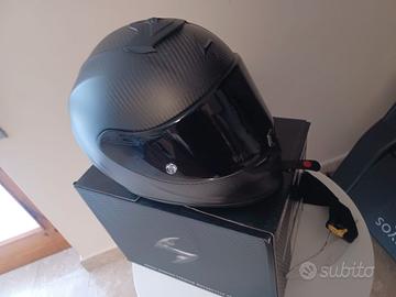 CASCO IN CARBONIO usato 2 volte