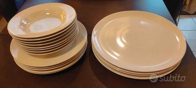 Set completo piatti, bicchieri e tazze 