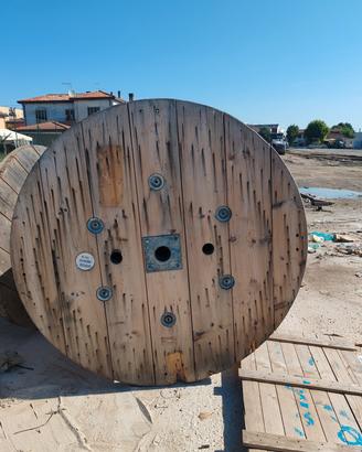 2 bobine in legno grandi usate Ø 160 cm x 103 cm