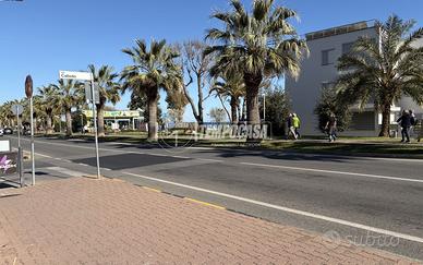 Bilocale fronte mare completamente ristrutturato c