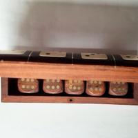 Astuccio in legno con dadi