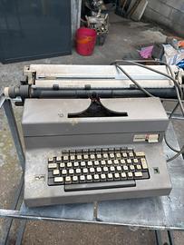 Macchina da scrivere antica