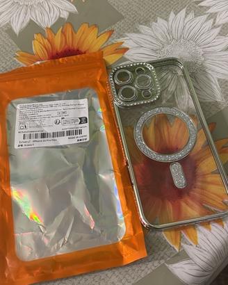 Cover iPhone 16 pro max con diamanti e brillantini