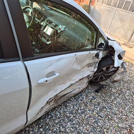 KIA RIO GPL/BENZINA SINISTRATA