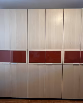 Armadio a 6 Ante di Design Moderno e Spazioso