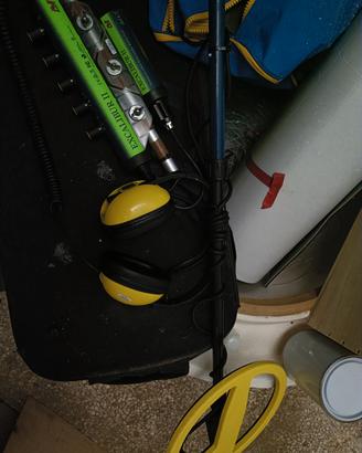 metal detector 